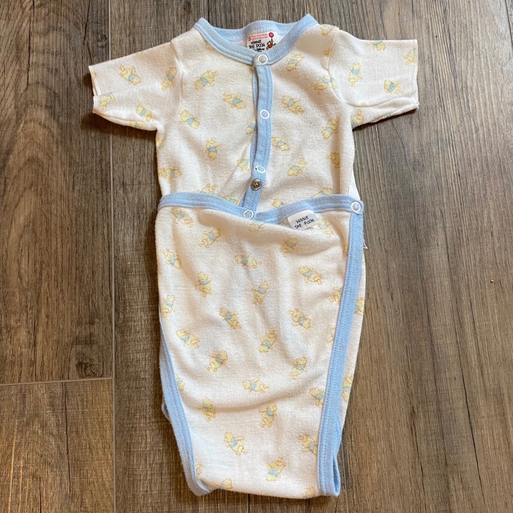 Vintage Winnie the Pooh Baby Gown Sleeper White Blue Snap Front USA Made Small